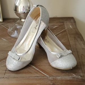 Girls silver rhinestone formal shoes